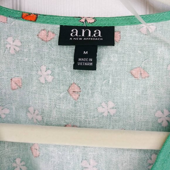 a.n.a A New Approach Green Floral Print Blouse - Picture 3 of 6